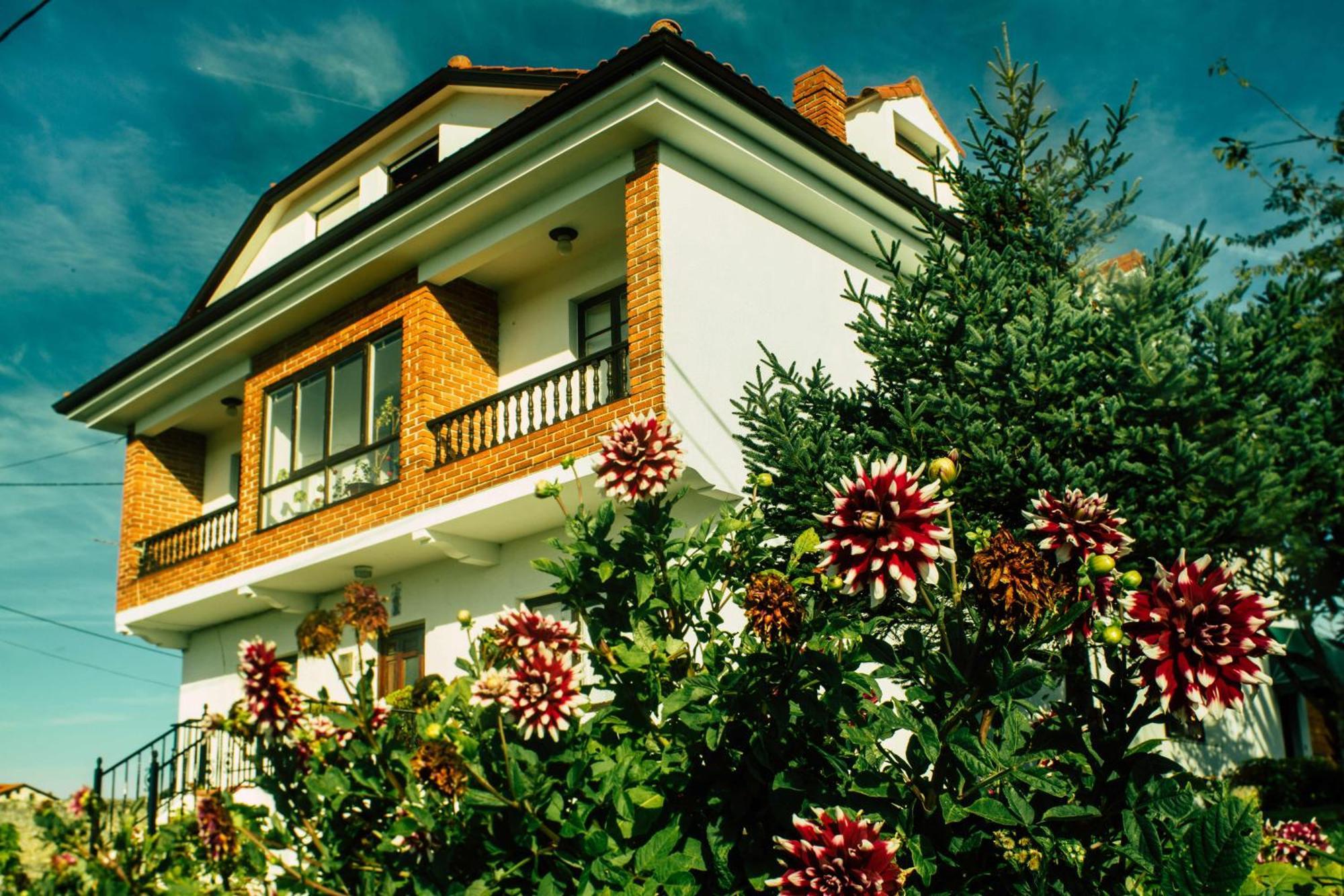 Liquid Surfhouse Hostel Langre  Exterior photo